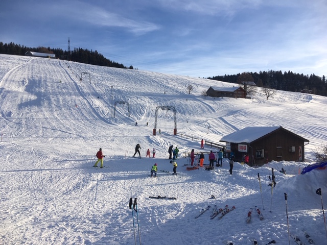 Der Skilift Hörnli im Bächli Hemberg ist der perfekte Skilift für Kinder und Familien.